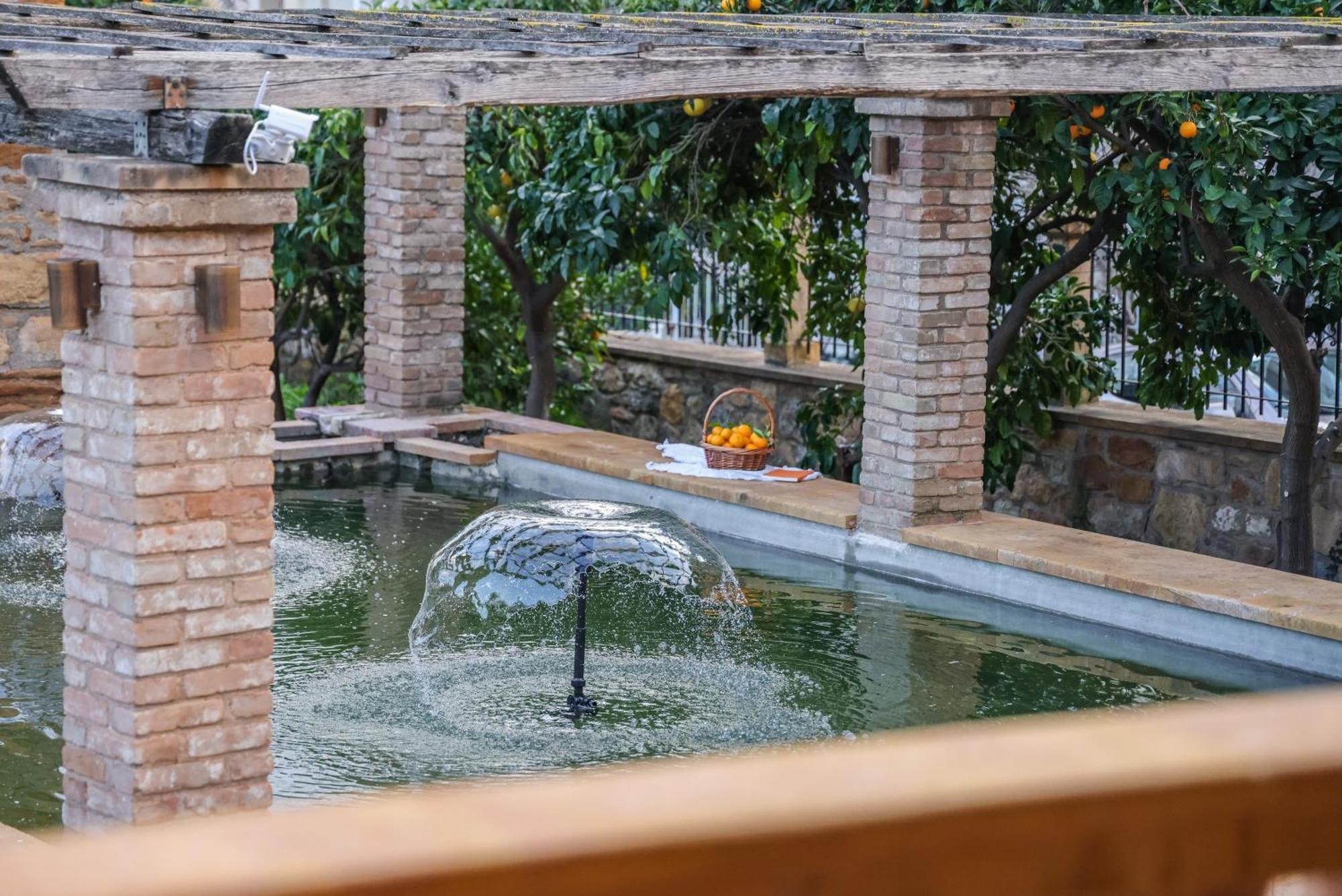 Archontiko Frideriki Luxury Apartments キオス エクステリア 写真